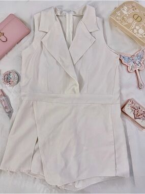Chic White Sleeveless Blazer Romper Skort Tailored Lapel Playsuit